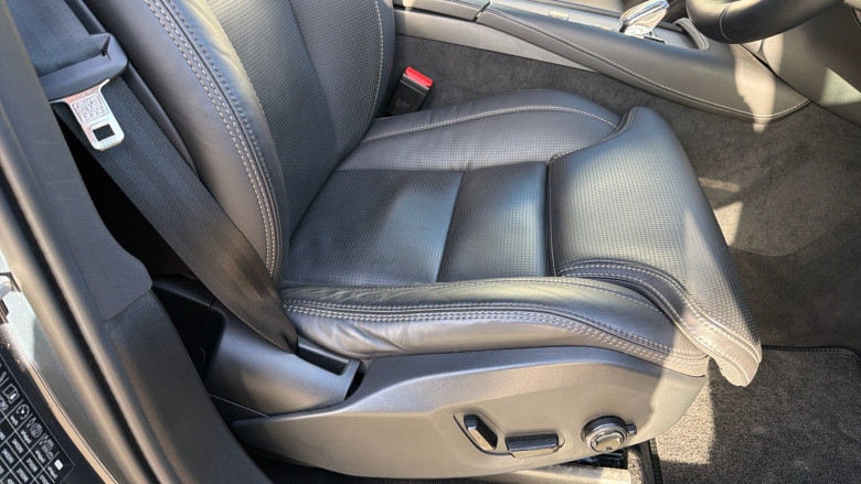 Volvo XC90 2.0 B5P Plus Edition Dark 5dr AWD Geartronic Petrol Estate